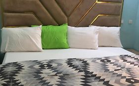 Luxury Place Hotel And Apartments